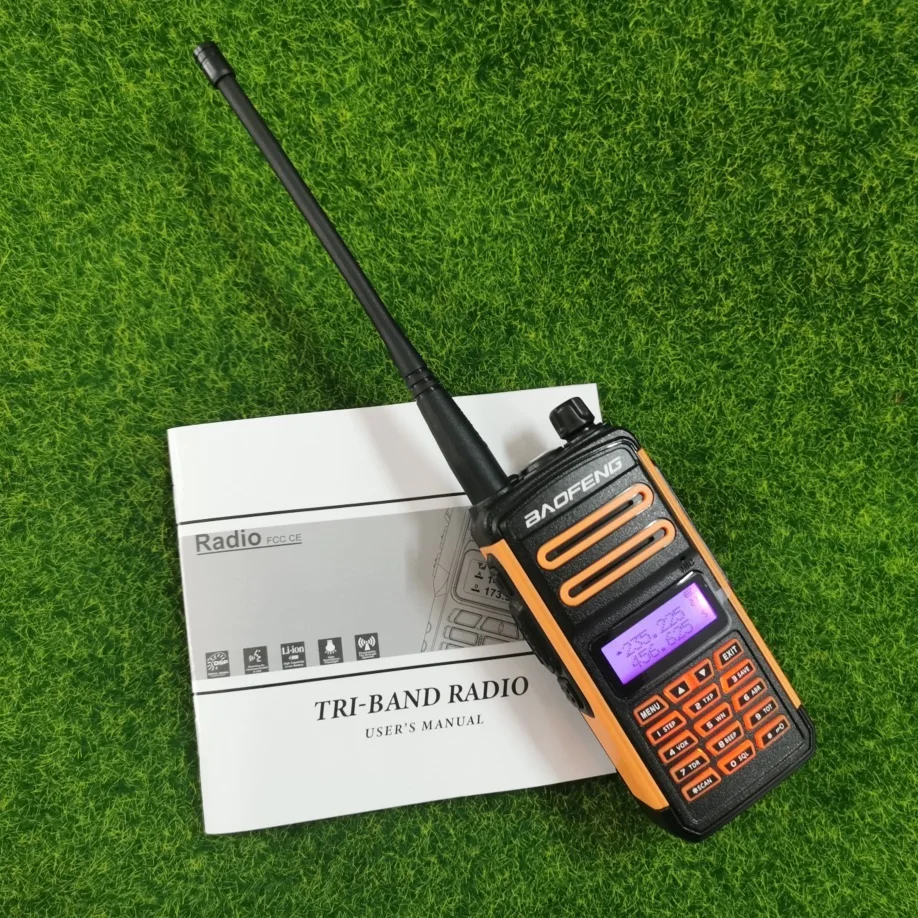 2 buc Baofeng BF-S5plus - TRIBAND watt 8 totală de 2 RADIO VHF/UHF136-174Mhz&400-520Mhz Dual Band Două fel de radio scanner de poliție2